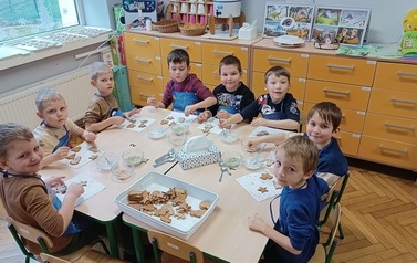 Pieczemy pierniczki gr Tropiciele 14