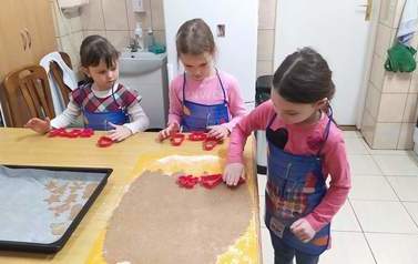 Pieczemy pierniczki gr Tropiciele 29