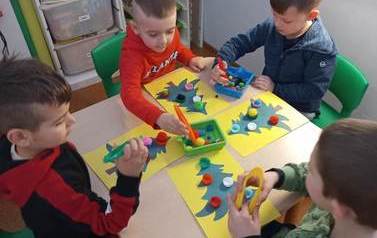 Zmysły i ruch- warsztaty sensoryczne w Przedszkolu nr 3 7