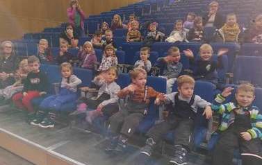 Spektakl muzyczny w Centrum Kultury -  Pan Twardowski Grupa Krasnale 3