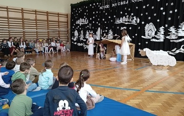 Szkolne Jasełka - zaproszenie od klasy 2 7