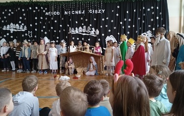 Szkolne Jasełka - zaproszenie od klasy 2 11