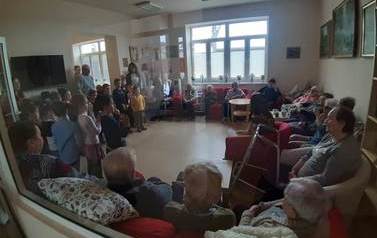 Wizyta u błońskich Senior&oacute;w gr. Słoneczka 1