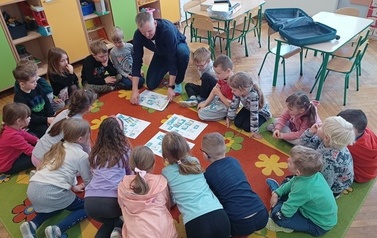 Poznajemy zaw&oacute;d projektanta - gr.Tropiciele 4