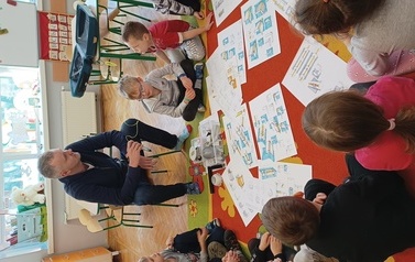 Poznajemy zaw&oacute;d projektanta - gr.Tropiciele 11