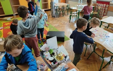 Dzień bez zabawek z Misiem  Puszkiem gr. Tropiciele 9