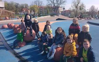 spacer przed koncertem w Centrum Kultury 4