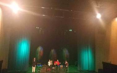 spacer przed koncertem w Centrum Kultury 6