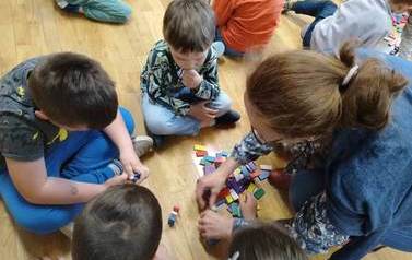 Jak ważna jest wsp&oacute;łpraca - zajęcia z psychologiem 6