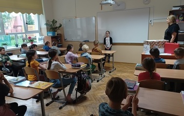 Tropiciele poznają szkołę  2