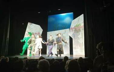 WARSZAWA  TEATR  BAJ 7