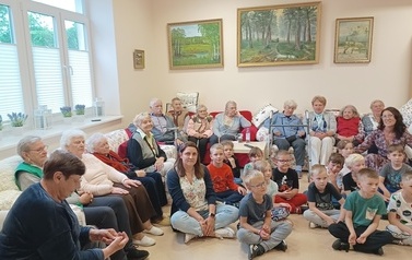 Spotkanie z seniorami Dziennego Domu Opieki Senior + w Błoniu gr.Tropiciele 1