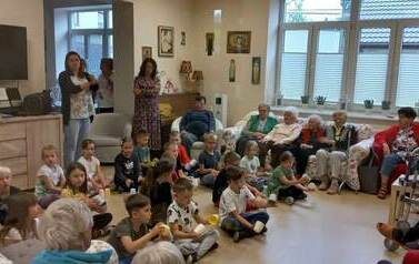 Spotkanie z seniorami Dziennego Domu Opieki Senior + w Błoniu gr.Tropiciele 6