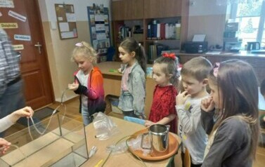 Eksperymenty z wodą z p. Piotrem z MPWiK 3