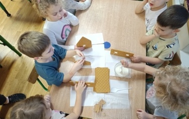 Domek z piernika gr. Krasnale 1