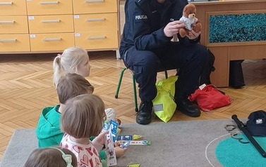 Wizyta Policjanta taty Lilki gr. Tropiciele 3