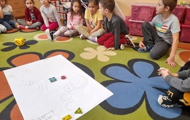 Uczymy się grać w grę planszową gr. Słoneczka 2