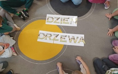 Światowy Dzień Drzewa gr. Tropiciele 5