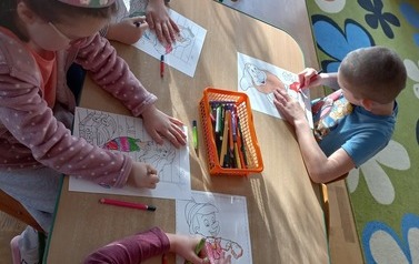 Dzień Postaci z Bajek gr. Słoneczka 5