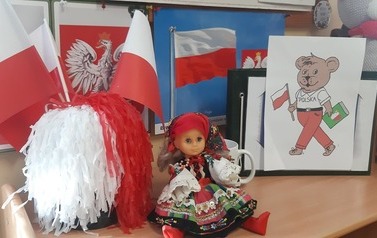 Szkoła do Hymnu gr. Słoneczka 1