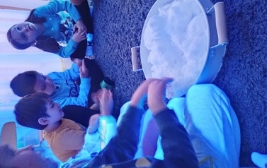 Zabawy sensoryczne w Przedszkolu nr 3 8